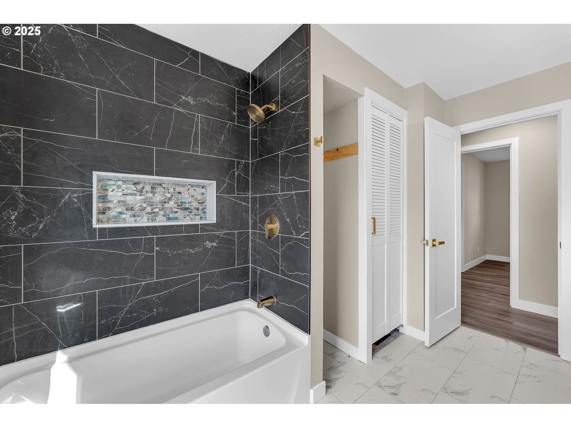 84952 Highway 101 Seaside, OR 97138 - Photo 31 of 46 Bathroom