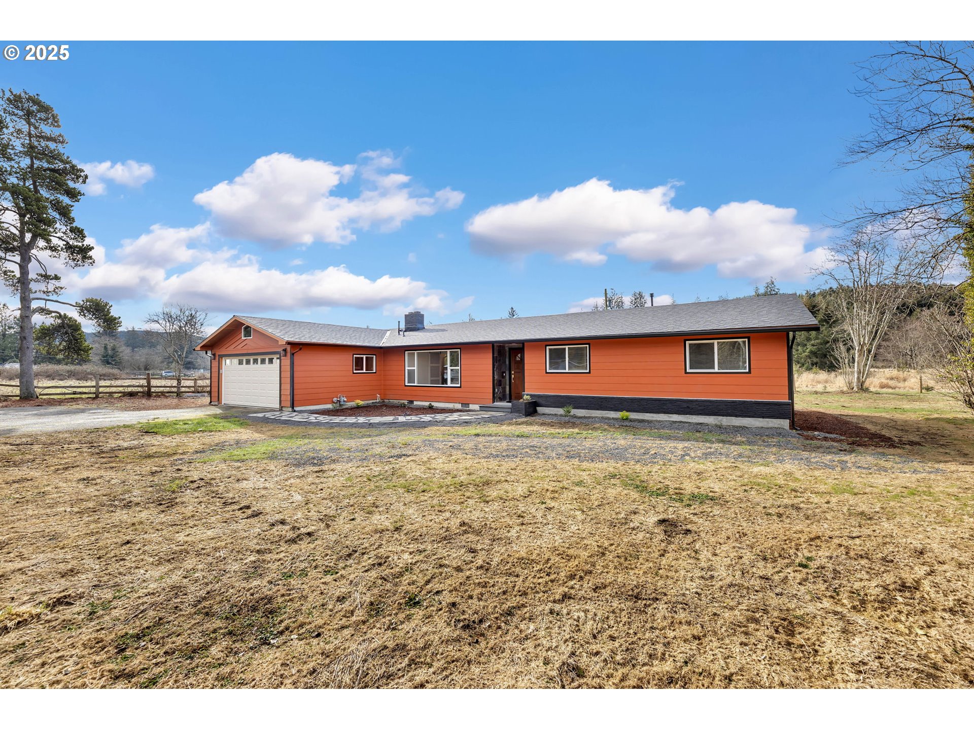 84952 Highway 101 Seaside, OR 97138 - Photo 4 of 46 Front Yard