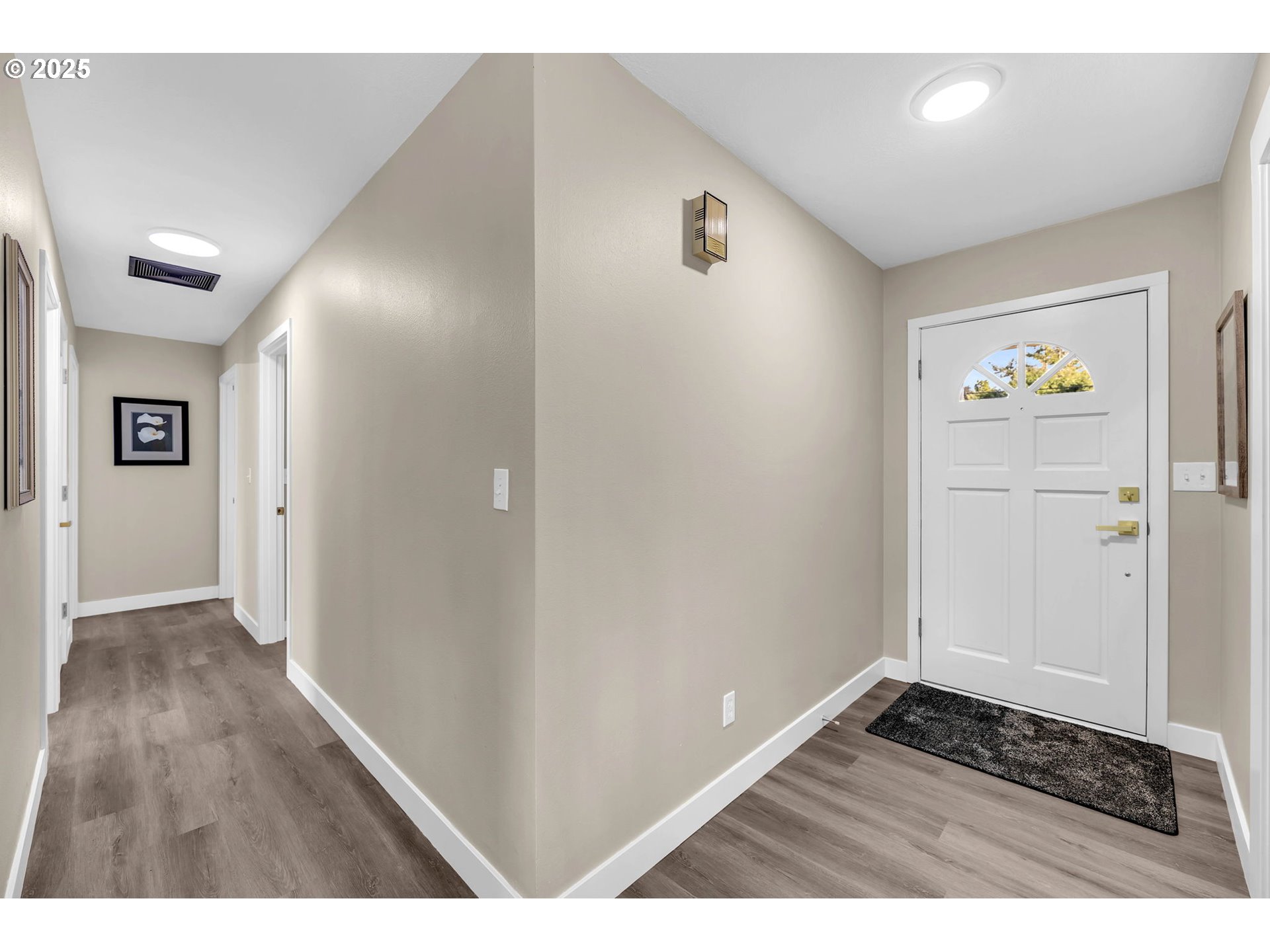 84952 Highway 101 Seaside, OR 97138 - Photo 7 of 46 Hallway