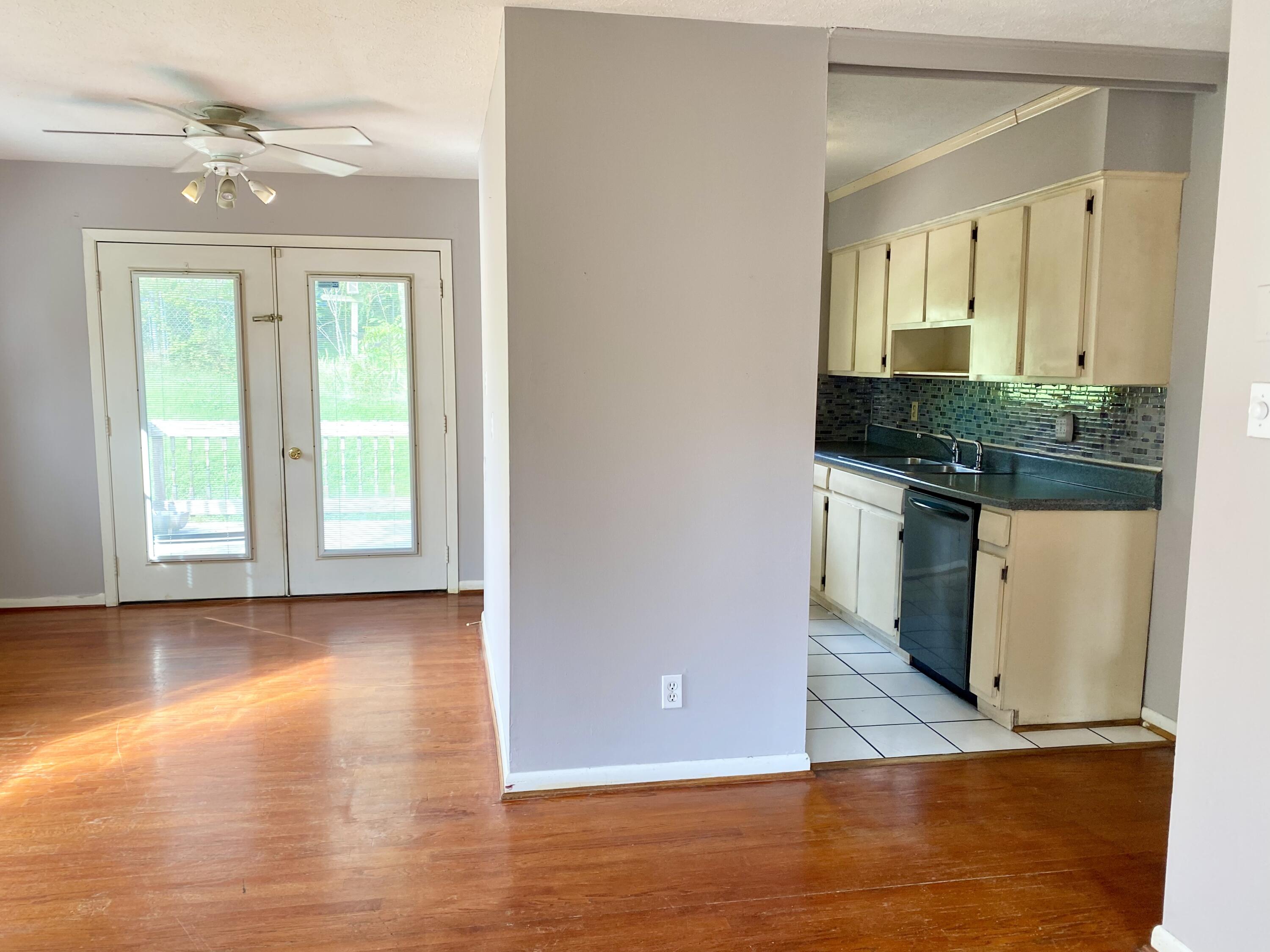 444 Robertsville Road Oak Ridge, TN 37830 - Photo 5 of 19 Dining Area & Kitchen