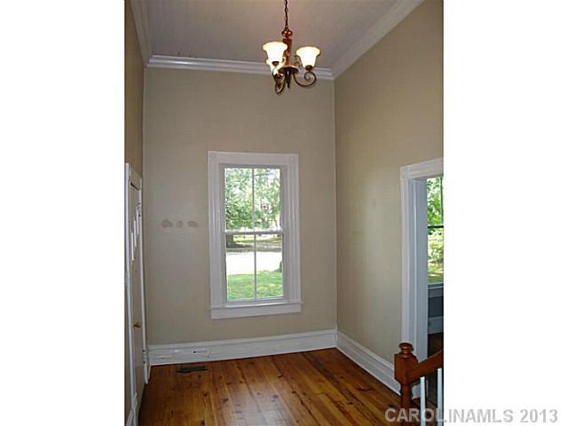 305 Calhoun Street Clover, SC 29710 - Photo 2 of 16 Gallery Image 2
