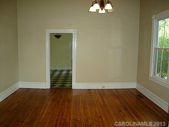305 Calhoun Street Clover, SC 29710 - Photo 4 of 16 Gallery Image 4