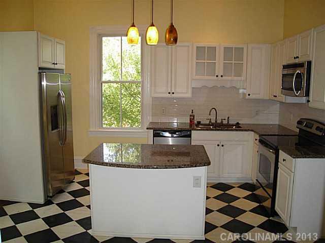 305 Calhoun Street Clover, SC 29710 - Photo 5 of 16 Gallery Image 5