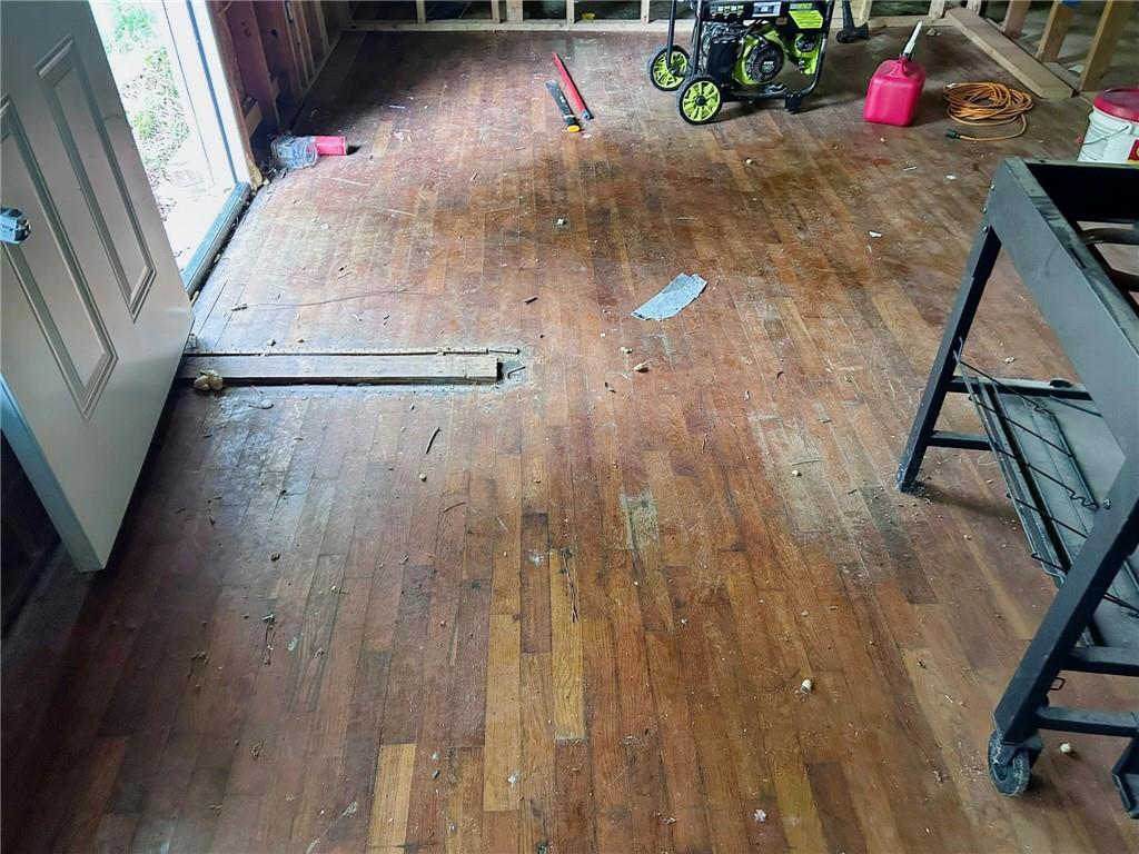 8916 Highway 166 Winston, GA 30187 - Photo 23 of 52 a view of a living room