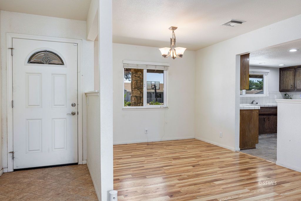 1132 South Allen Street Ridgecrest, CA 93555 - Photo 8 of 45