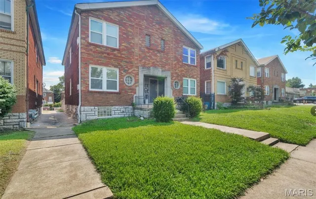 $800 | 3718 Chippewa Street, Unit B1F, St. Louis, MO 63116