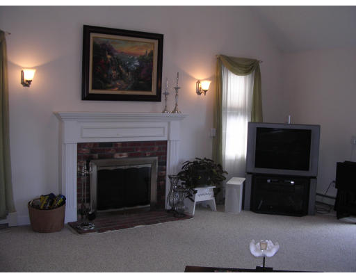 55 Sherricks Farm Road Weymouth, MA 02188 - Photo 5 of 16 Gallery Image 5
