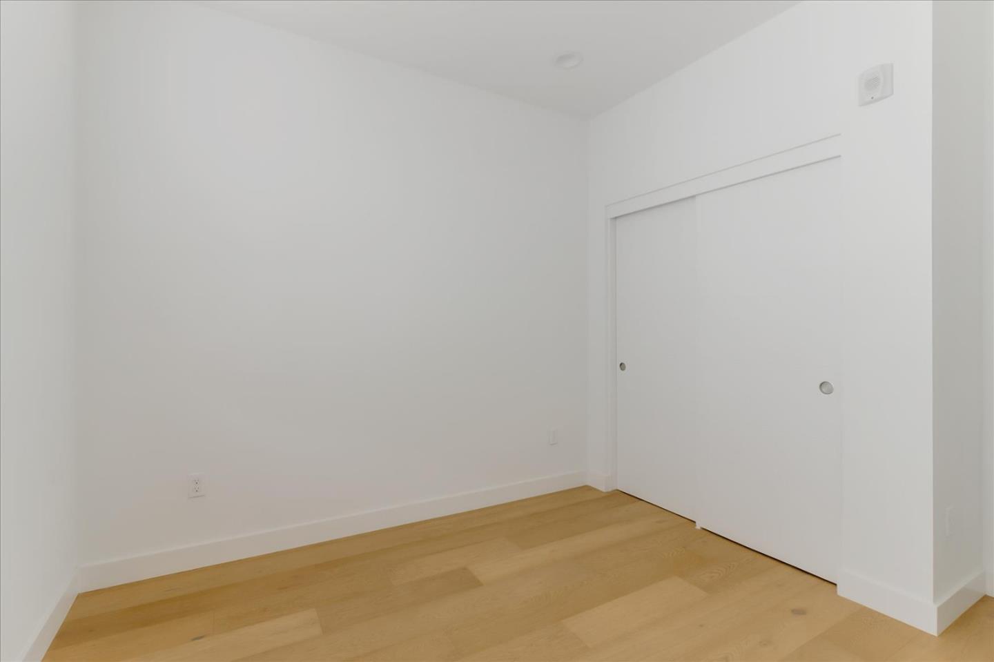152 Uptown Circle Oakland, CA 94607 - Photo 19 of 33 a view of an empty room