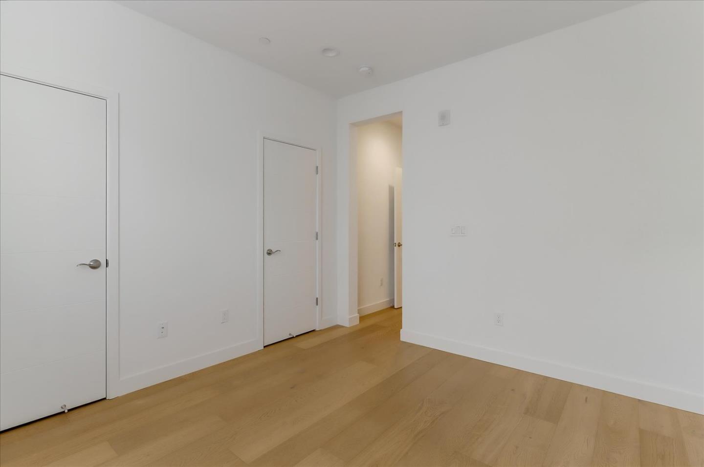 152 Uptown Circle Oakland, CA 94607 - Photo 22 of 33 a view of an empty room