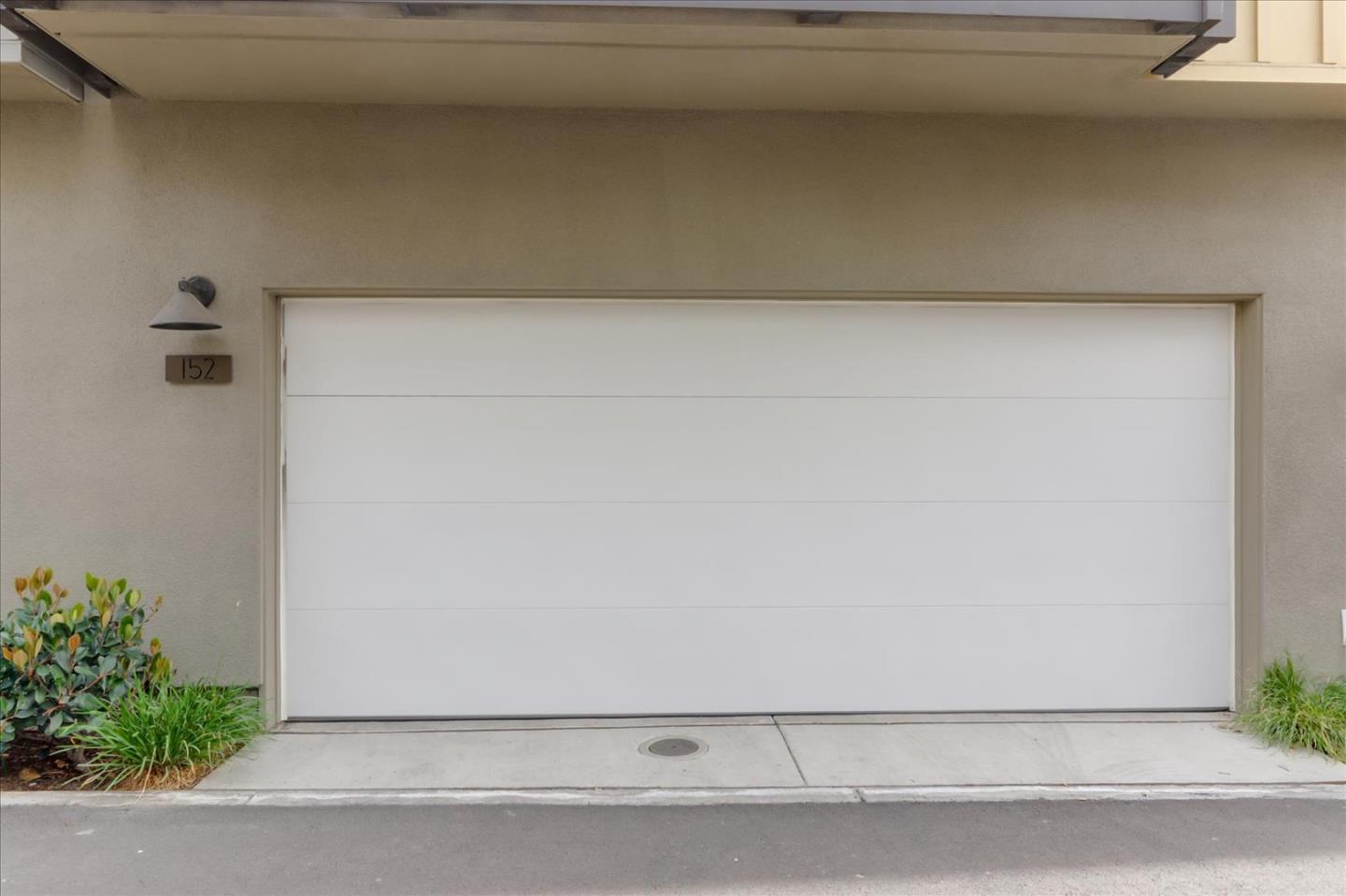 152 Uptown Circle Oakland, CA 94607 - Photo 32 of 33 a close up of a bathtub