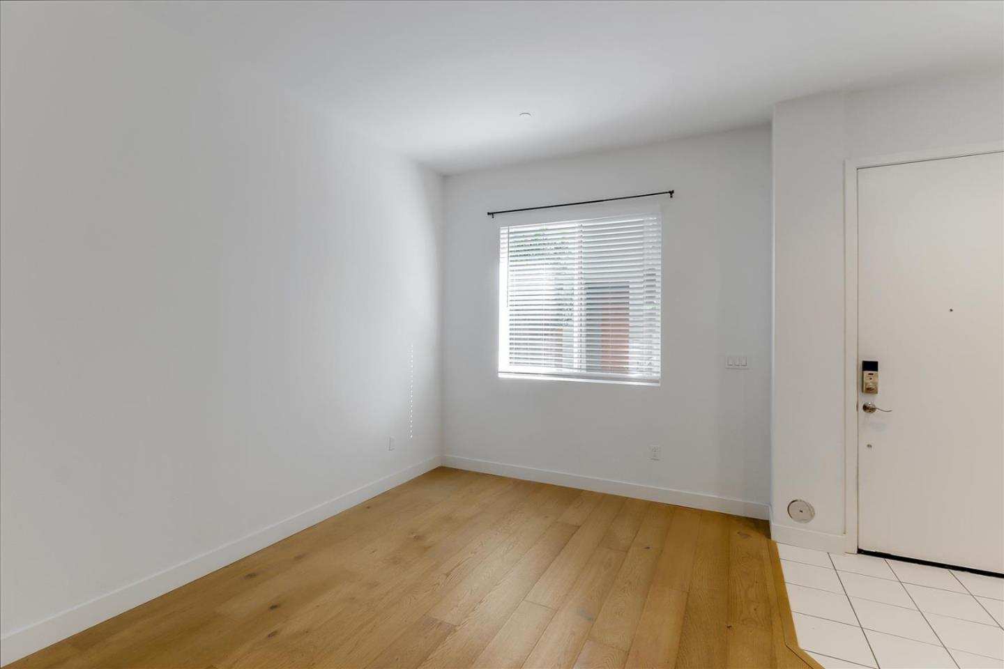 152 Uptown Circle Oakland, CA 94607 - Photo 5 of 33 a view of a room that has a window in it