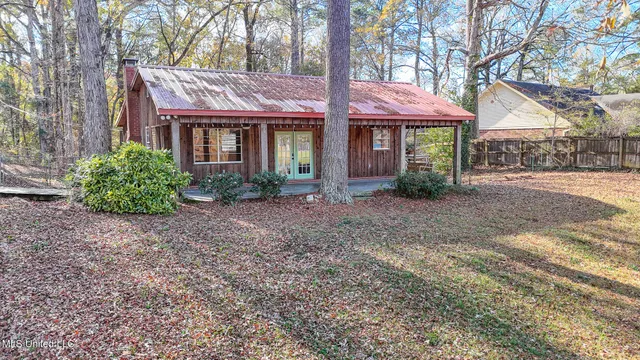 $235,000 | 214 Hickory Ridge Drive, Florence, MS 39073
