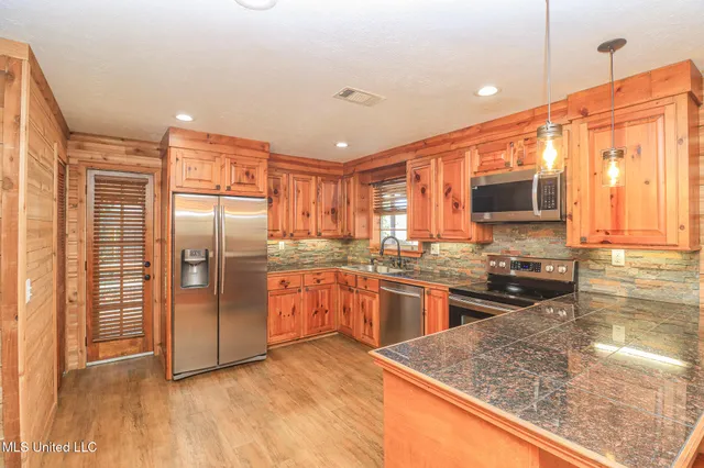 $235,000 | 214 Hickory Ridge Drive, Florence, MS 39073