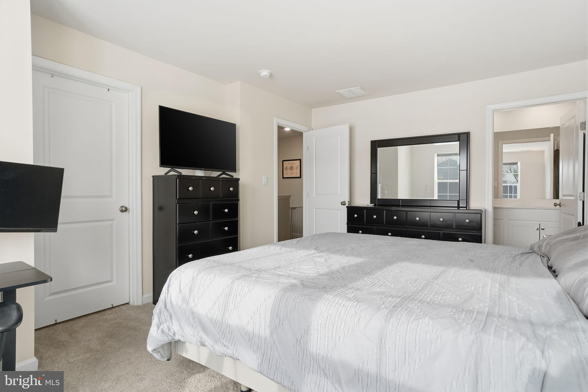 975 Still Waters Pennsburg, PA 18073 - Photo 10 of 20