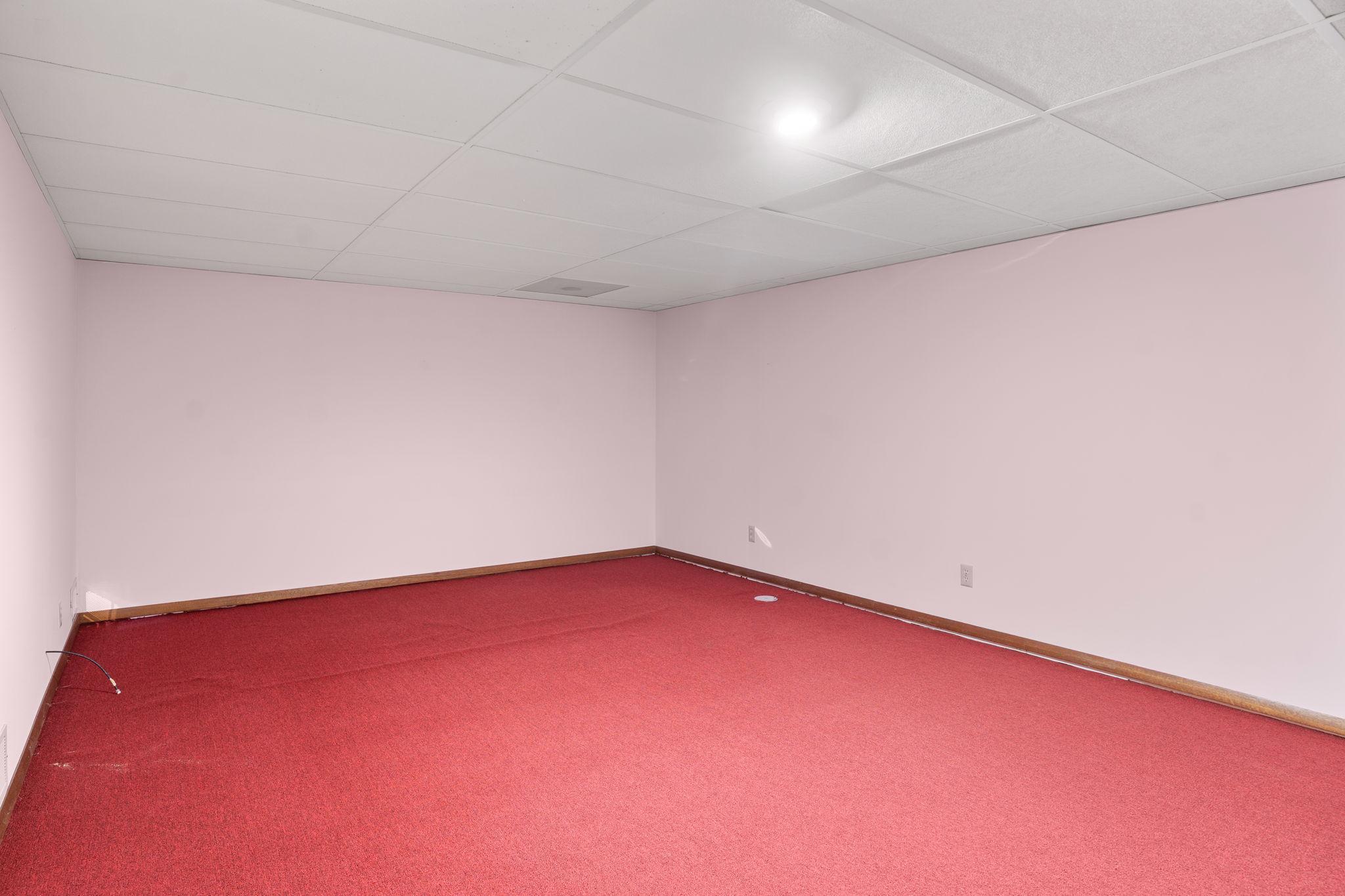 8341 Ewing Road Bloomington, MN 55431 - Photo 18 of 23