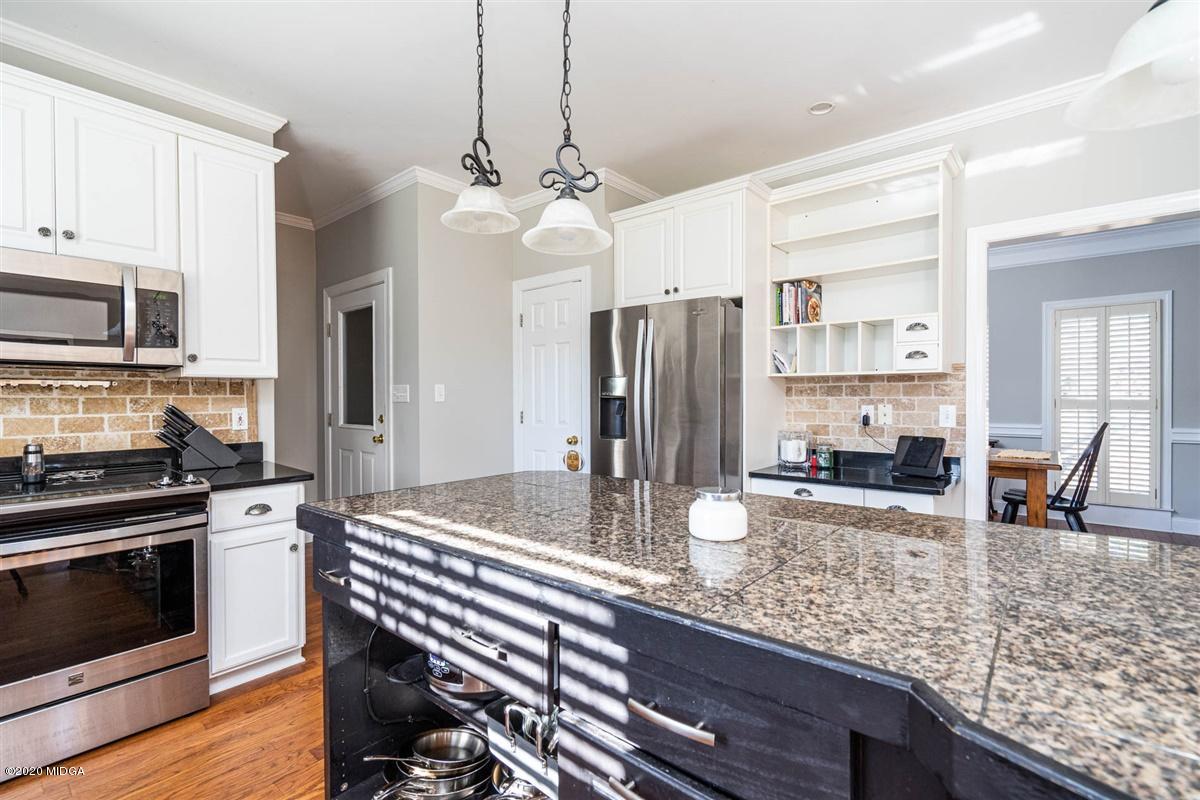 57 Cedar Ridge Court Macon, GA 31210 - Photo 4 of 50 22-DSC06544