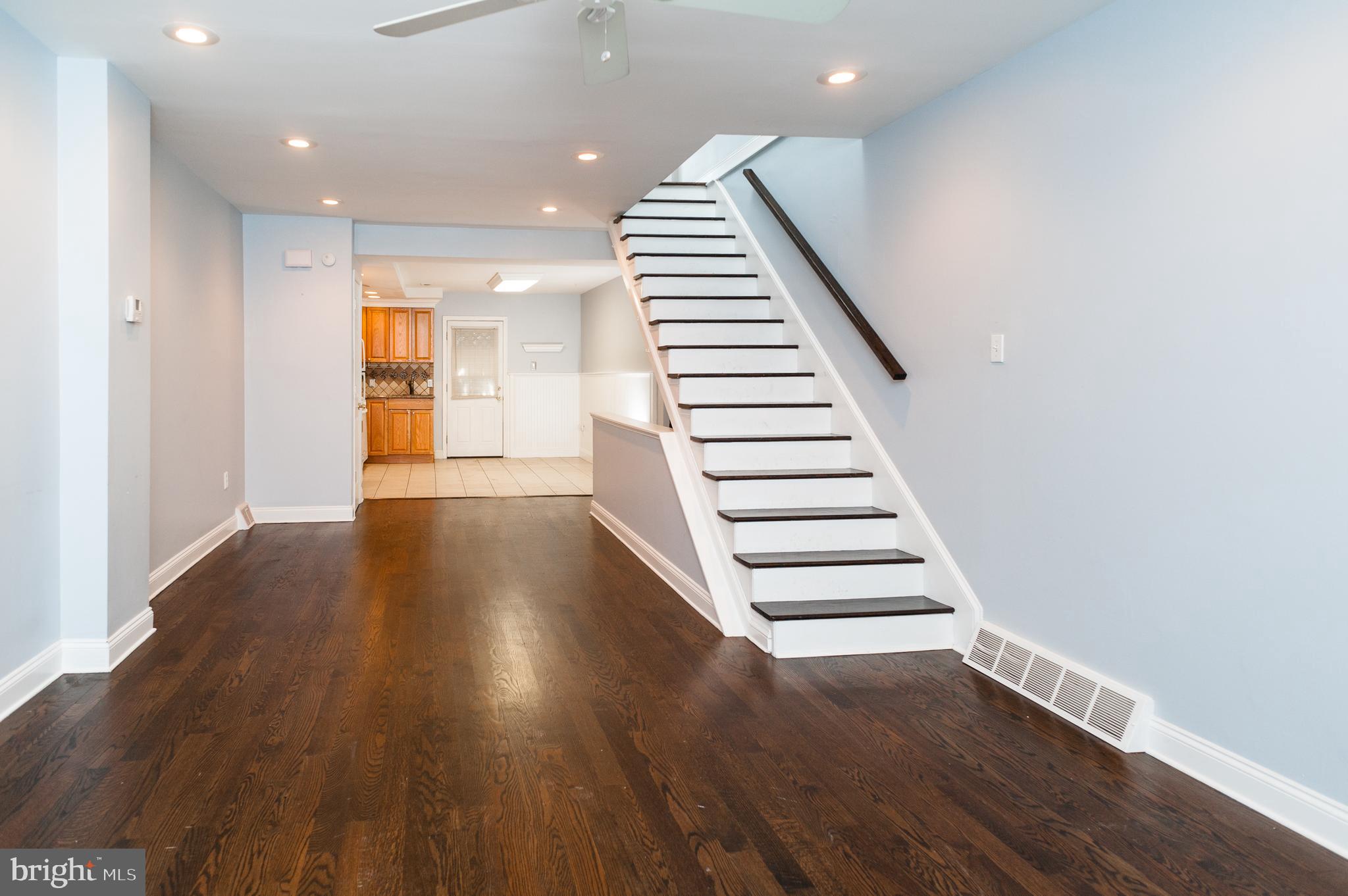 1028 Winton Street Philadelphia, PA 19148 - Photo 2 of 23