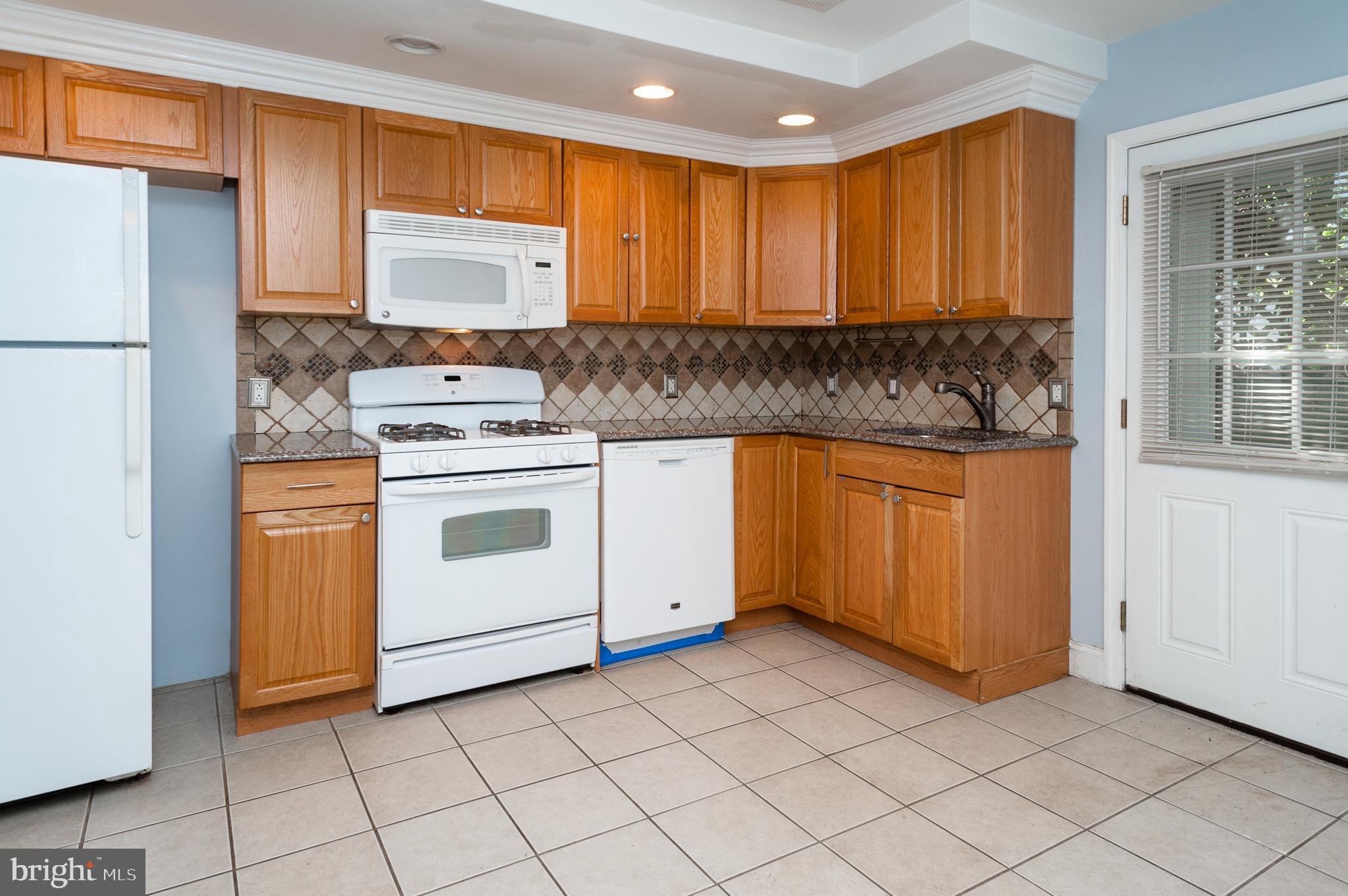 1028 Winton Street Philadelphia, PA 19148 - Photo 6 of 23