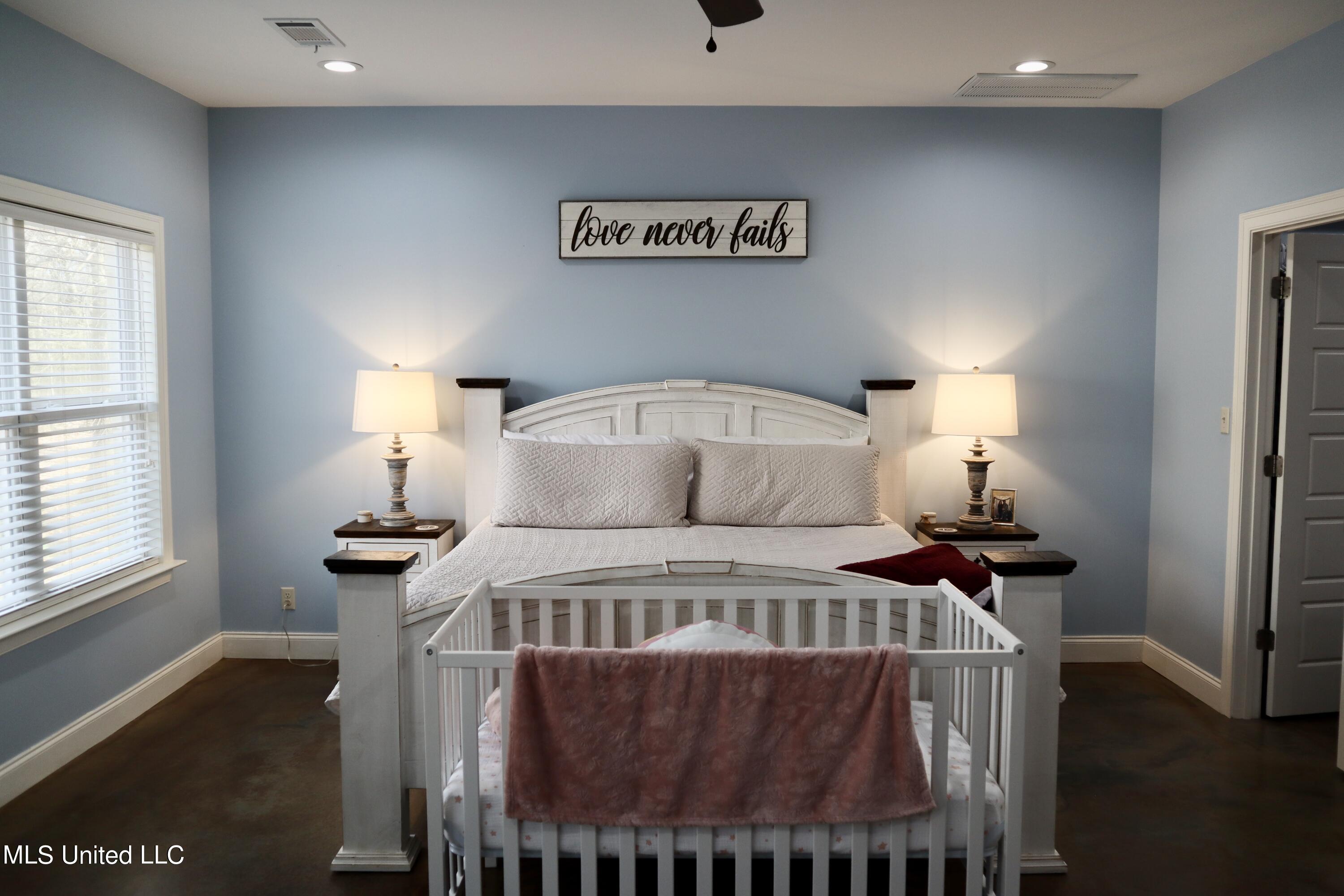 129 Musgrove Road Batesville, MS 38606 - Photo 8 of 23 IMG_4816