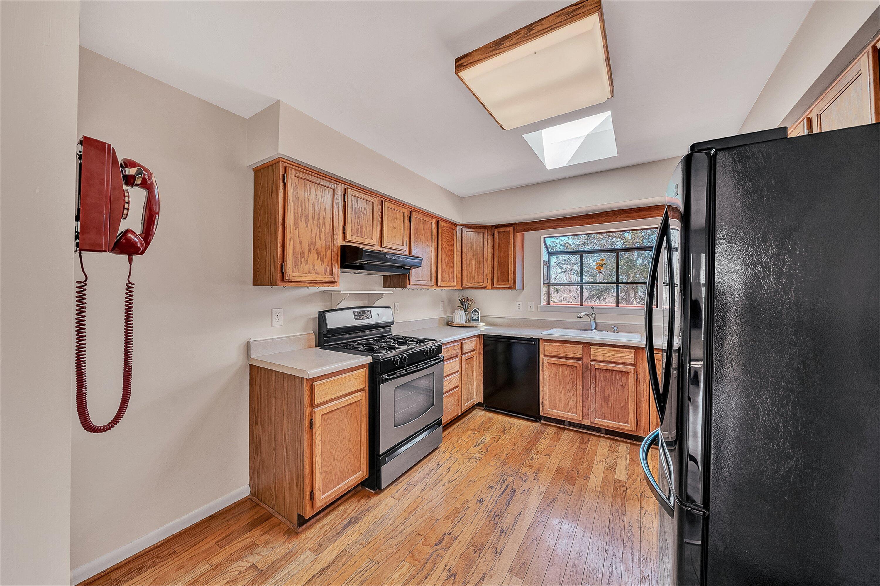 7901 Cedar Edge Road Roanoke, VA 24018 - Photo 12 of 49 Kitchen