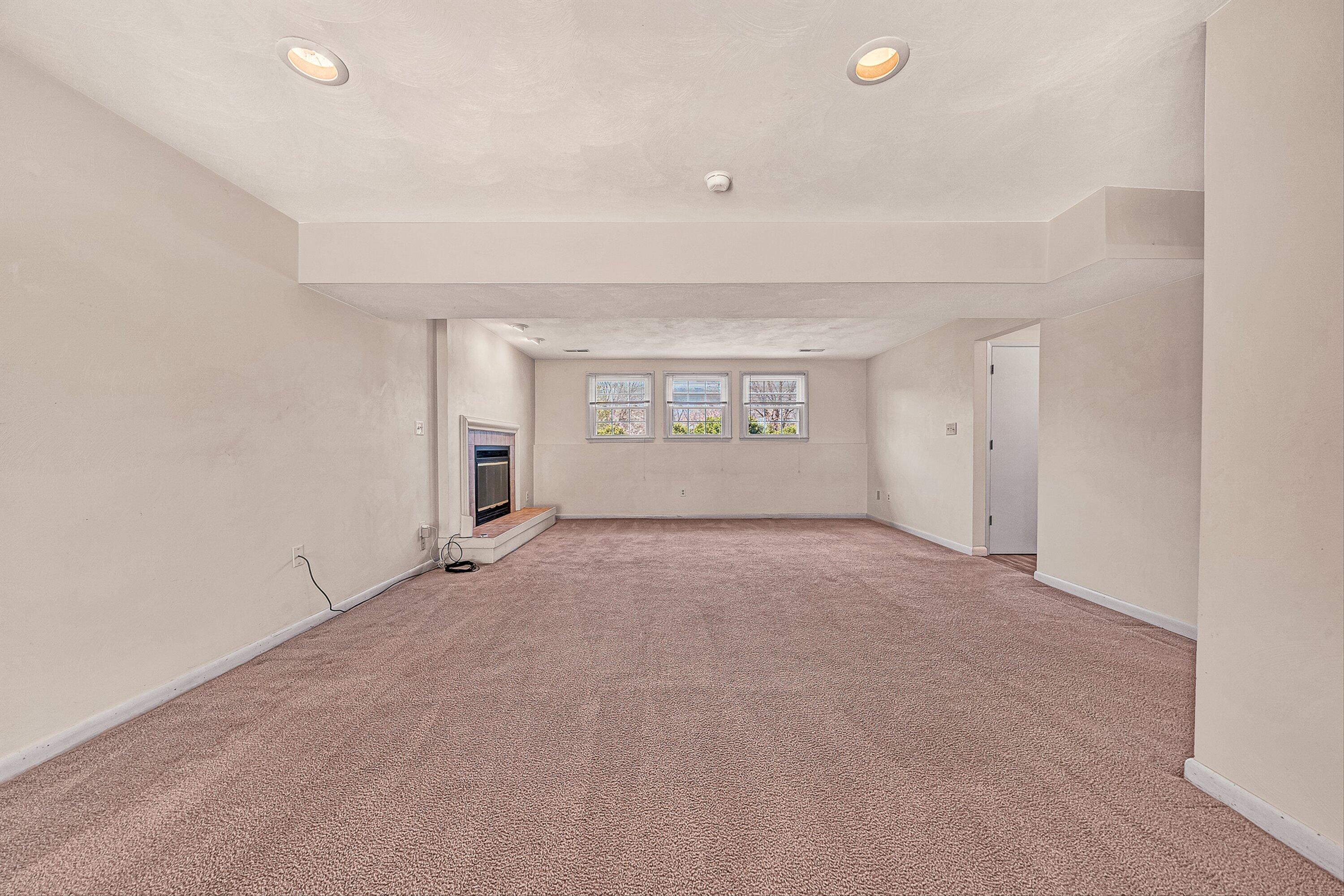 7901 Cedar Edge Road Roanoke, VA 24018 - Photo 39 of 49 Family Room