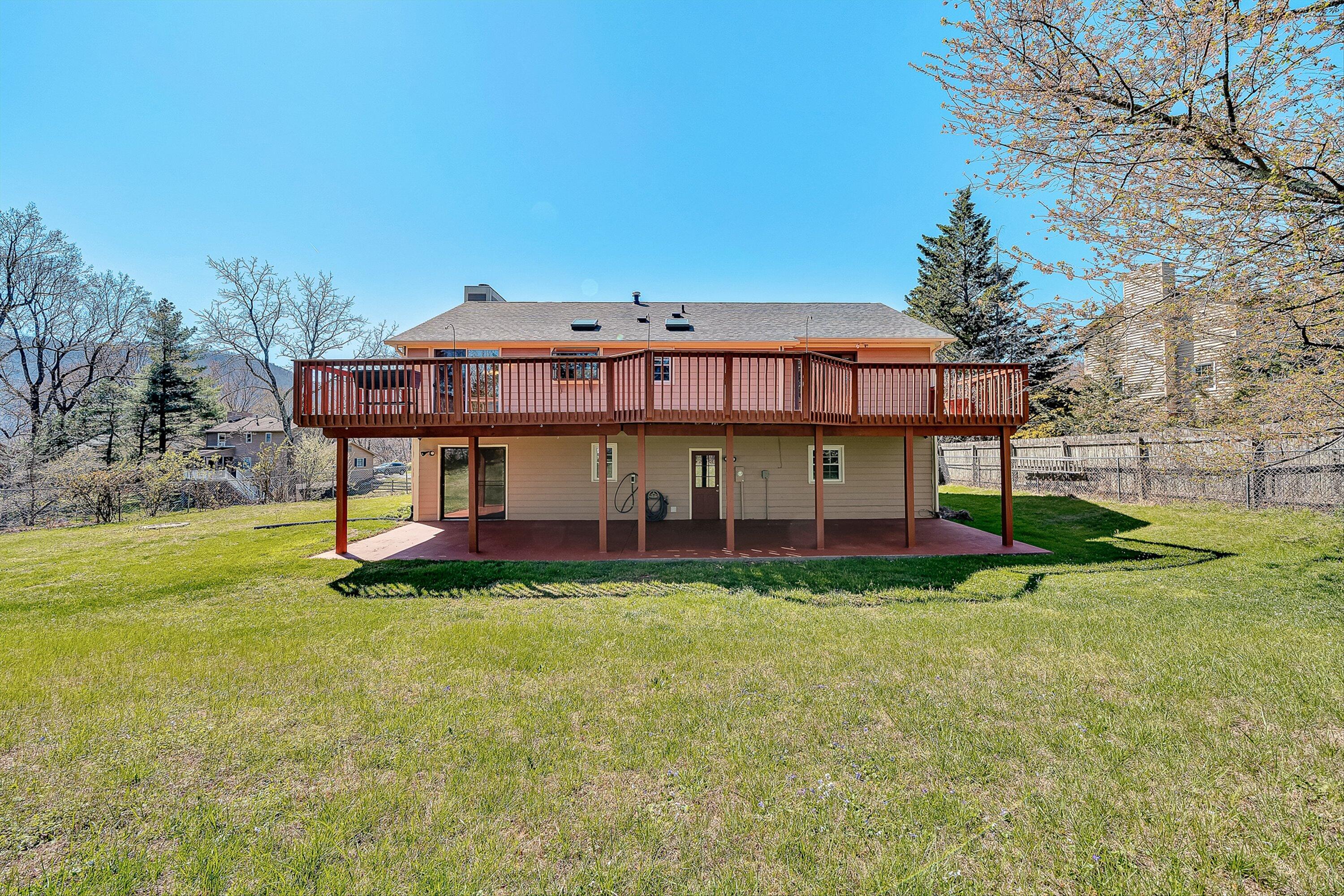 7901 Cedar Edge Road Roanoke, VA 24018 - Photo 43 of 49 Back of Home