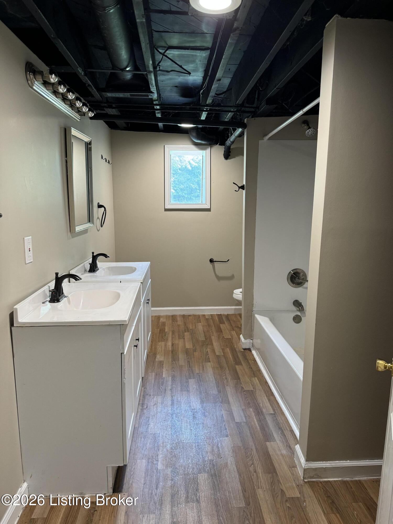 205 Alreva Road Louisville, KY 40216 - Photo 27 of 42 Lower level full bath