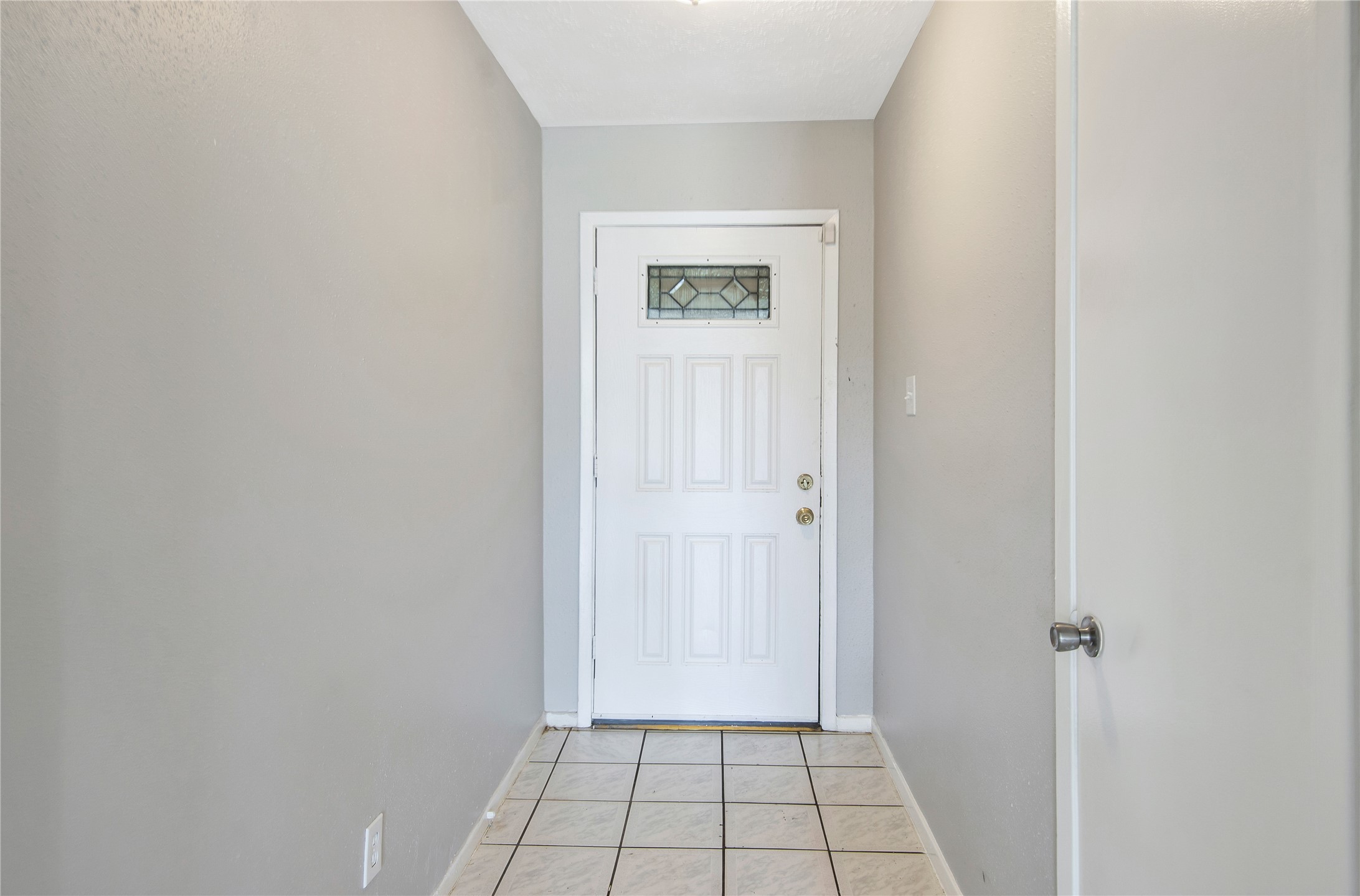 11710 Old Telegraph Road Houston, TX 77067 - Photo 4 of 24 View looking back at front entrance.