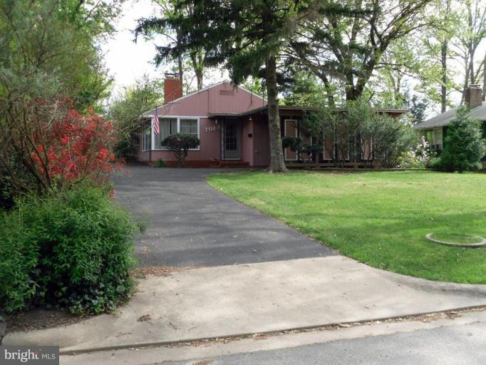 7023 Oak Ridge Road Falls Church, VA 22042 - Photo 4 of 12 Exterior #3