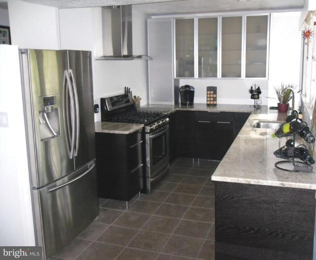 7023 Oak Ridge Road Falls Church, VA 22042 - Photo 9 of 12 Kitchen