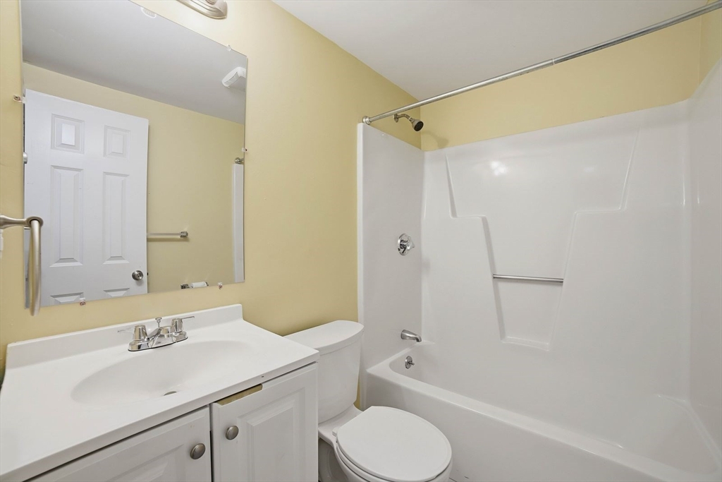 11 Gibbs Street, Unit B17 Worcester, MA 01607 - Photo 16 of 19