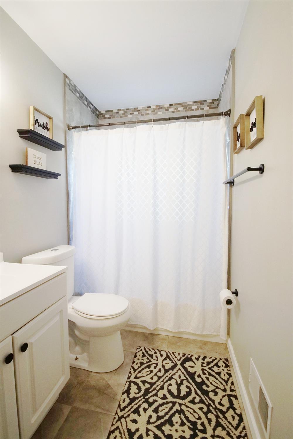 3773 Mack Road Cincinnati, OH 45248 - Photo 9 of 19