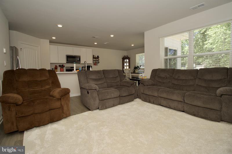 760 Currant Circle Magnolia, DE 19962 - Photo 4 of 33 Living Room