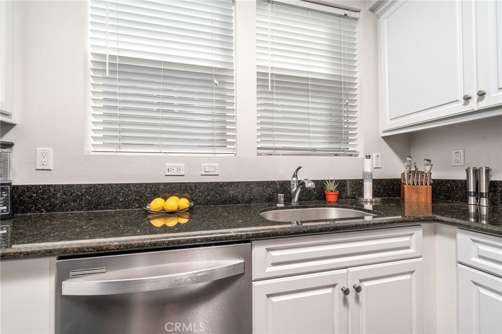 8836 Jacaranda Avenue, Unit D Montclair, CA 91763 - Photo 9 of 26