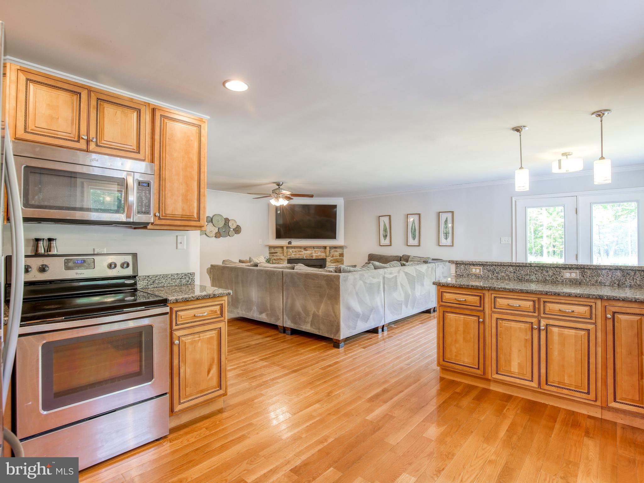 959 Adams Road Winchester, VA 22603 - Photo 14 of 42 Kitchen with stainless steel appliances