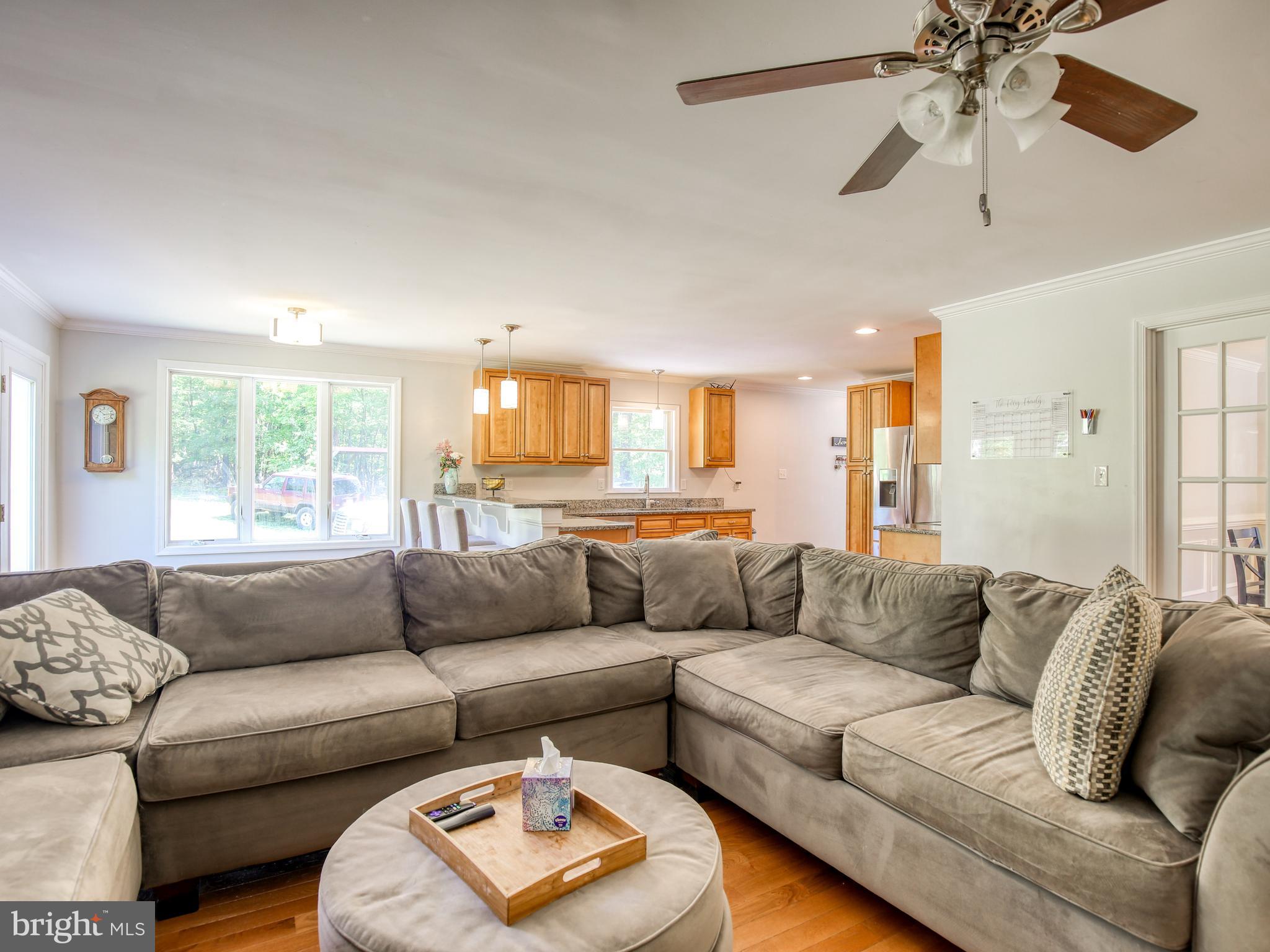 959 Adams Road Winchester, VA 22603 - Photo 19 of 42 Living room