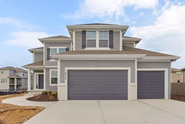 $590,000 | 16578 West 165th Place, Olathe, KS 66062