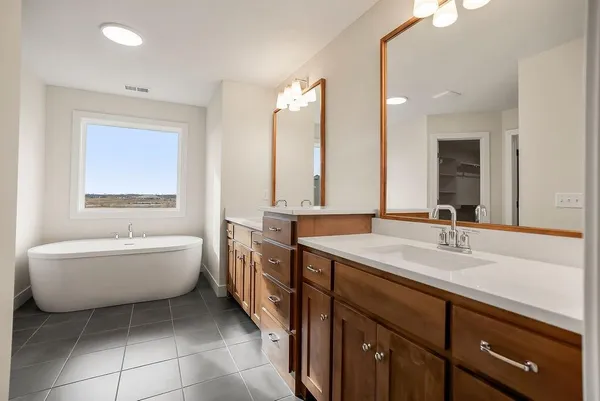 $590,000 | 16578 West 165th Place, Olathe, KS 66062