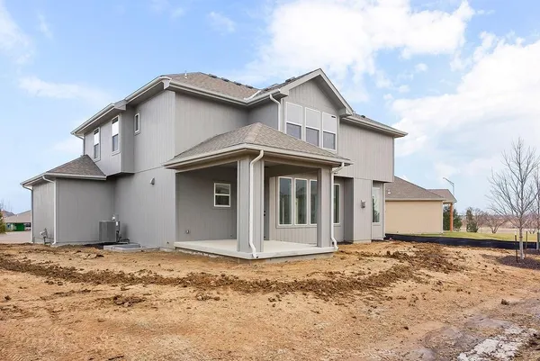 $590,000 | 16578 West 165th Place, Olathe, KS 66062