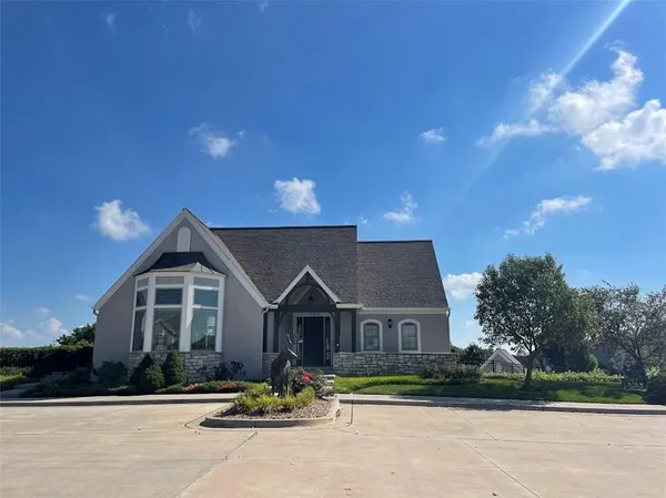 $590,000 | 16578 West 165th Place, Olathe, KS 66062