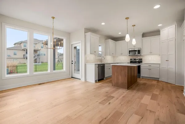 $590,000 | 16578 West 165th Place, Olathe, KS 66062