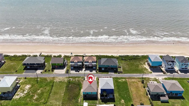 $2,400 | 1121 Blue Water Drive, Crystal Beach, TX 77650