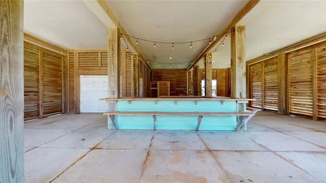 $2,400 | 1121 Blue Water Drive, Crystal Beach, TX 77650