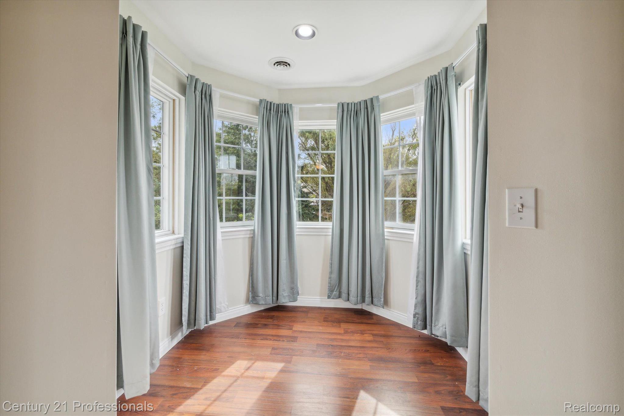 1150 Ridge Road South Canton, MI 48188 - Photo 25 of 51 Gallery Image 25