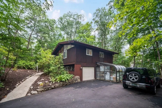 a house view with a outdoor space