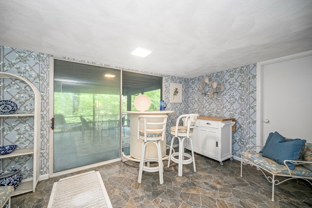 39 Indian Ridge Road Natick, MA 01760 - Photo 8 of 28 Gallery Image 8