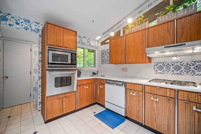 $999,000 | 39 Indian Ridge Road, Natick, MA 01760