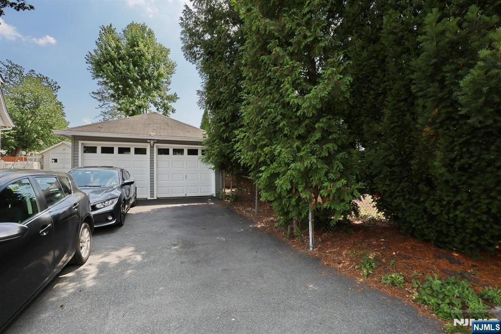 21 Haring Street Bergenfield, NJ 07621 - Photo 30 of 37