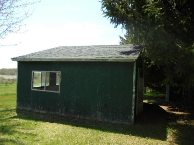 9460 South Vandecar Road Shepherd, MI 48883 - Photo 32 of 33 DSC06276