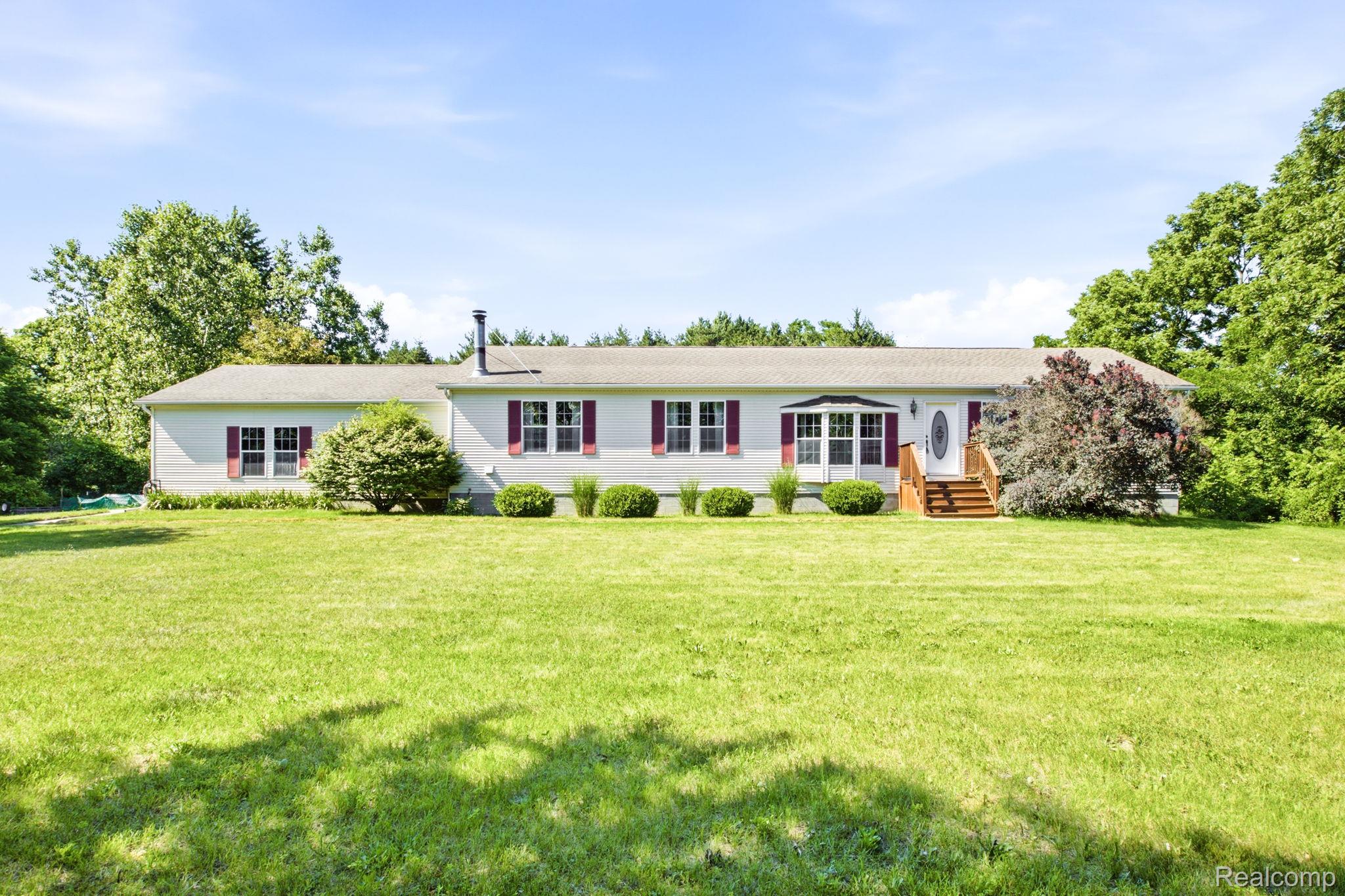 4242 Norman Road Fort Gratiot, MI 48059 - Photo 3 of 42 4242 Norman Rd (2).jpg